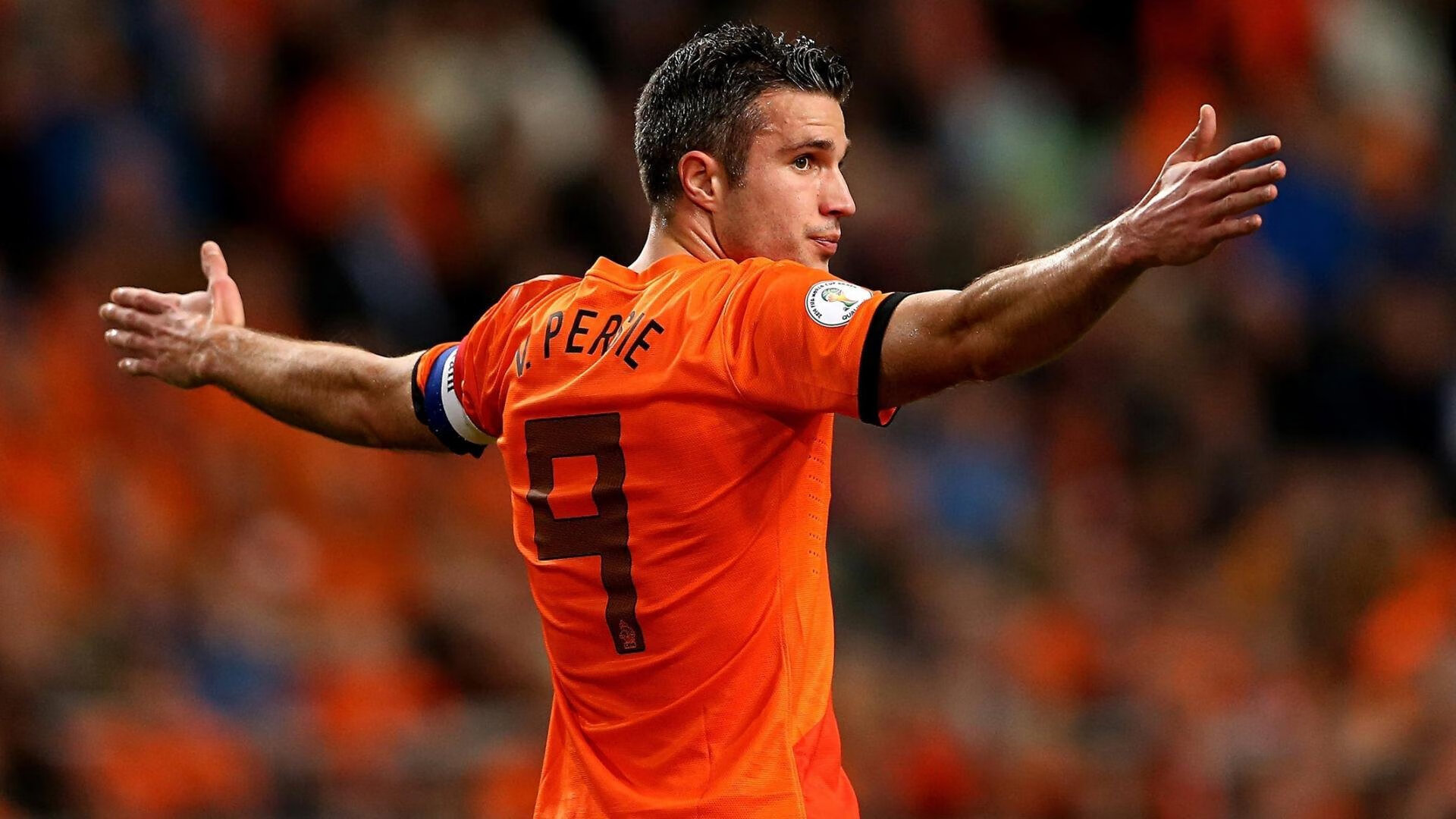 李恩：全黑队中场的“无声指挥官”，默默撑起全队攻防转换