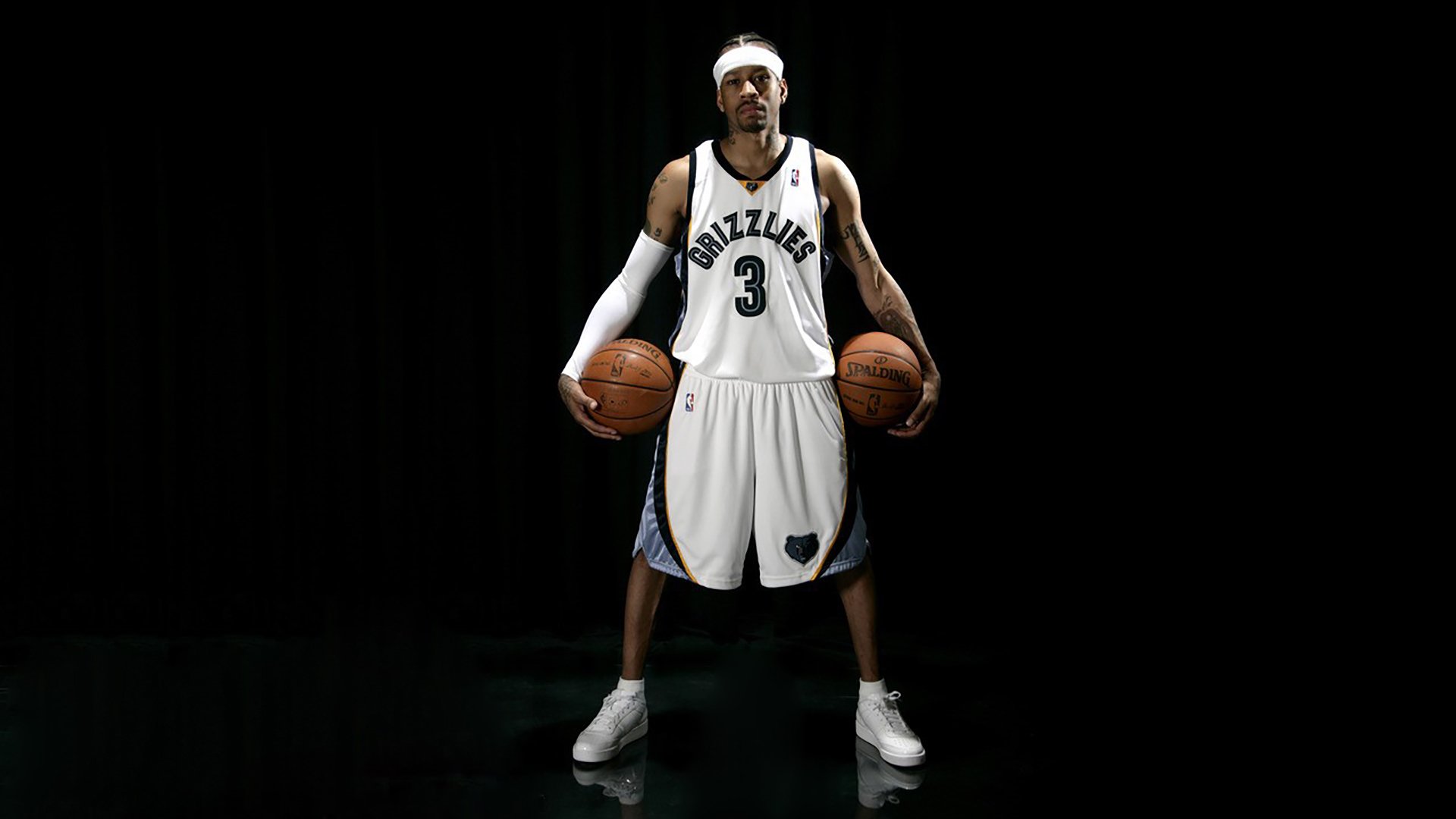 蒙彼利埃加强对中路的压迫成功抢断，蒙彼利埃强不强